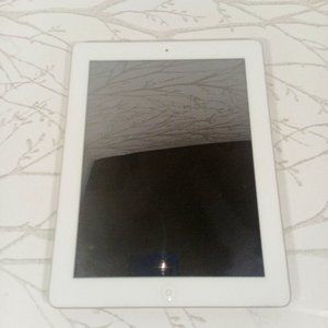Apple iPad 4th Gen. 16GB, Wi-Fi, 9.7in - White (Factory Reset) NO POWER SUPPLY